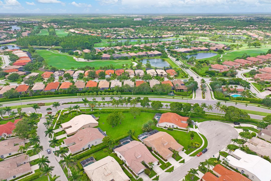 6654 Castlelawn Pl, Naples, FL 34113