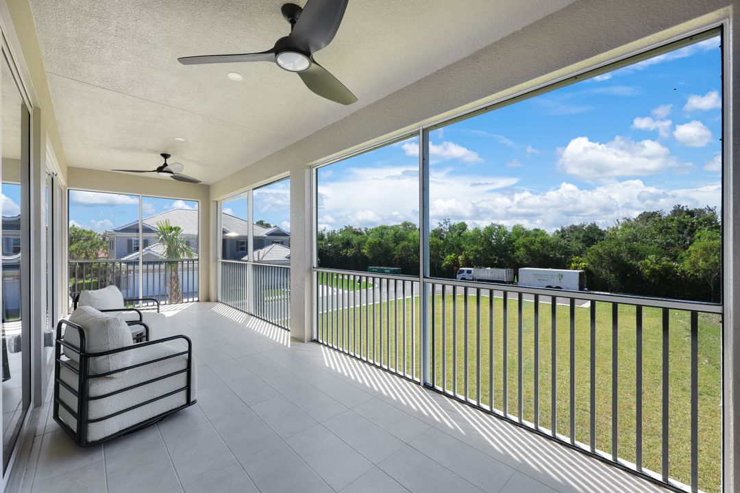 303 Indies Dr E #201, Naples, FL 34114
