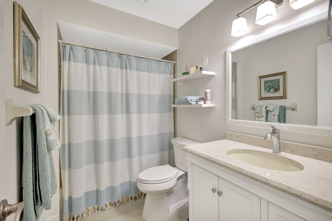 1004 Pine Isle Ln, Naples, FL 34112