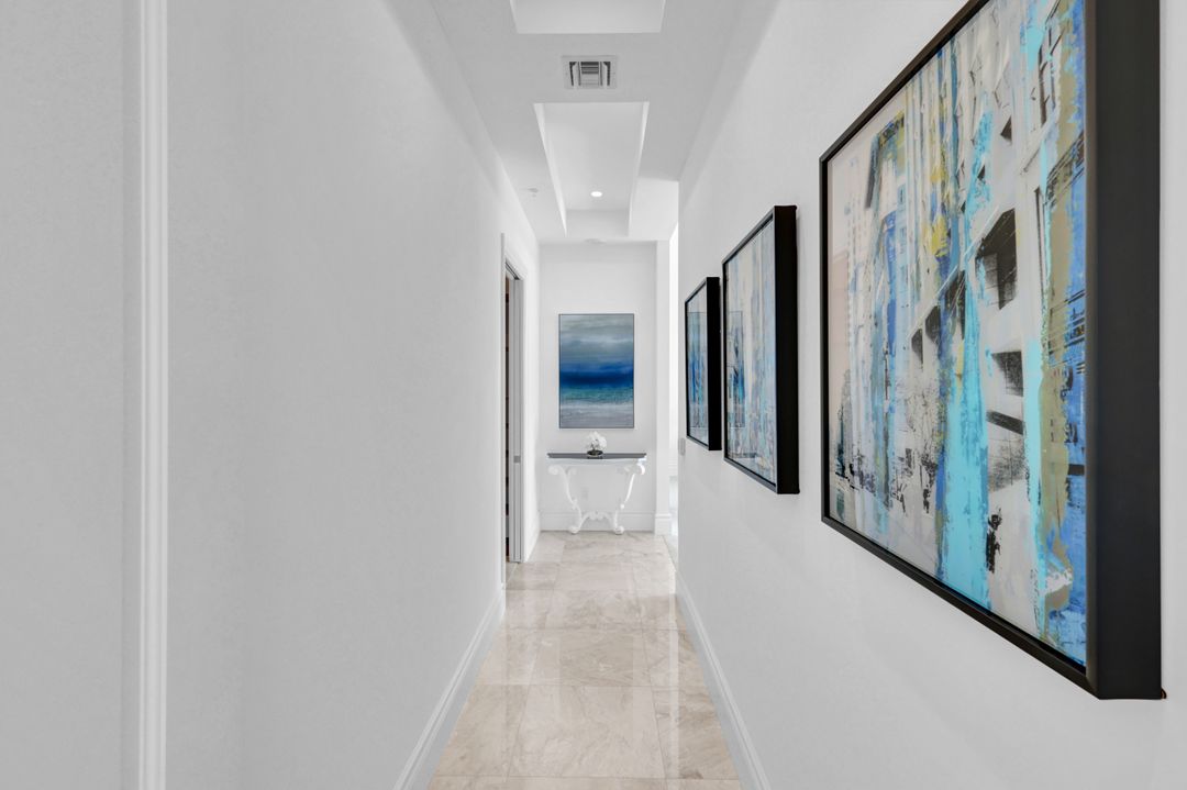 13675 Vanderbilt Dr #210, Naples, FL 34110