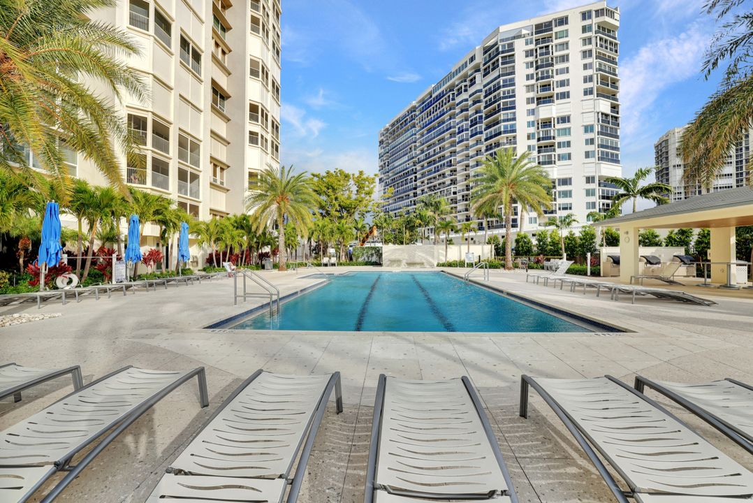 4051 Gulf Shore Blvd N #600, Naples, FL 34103