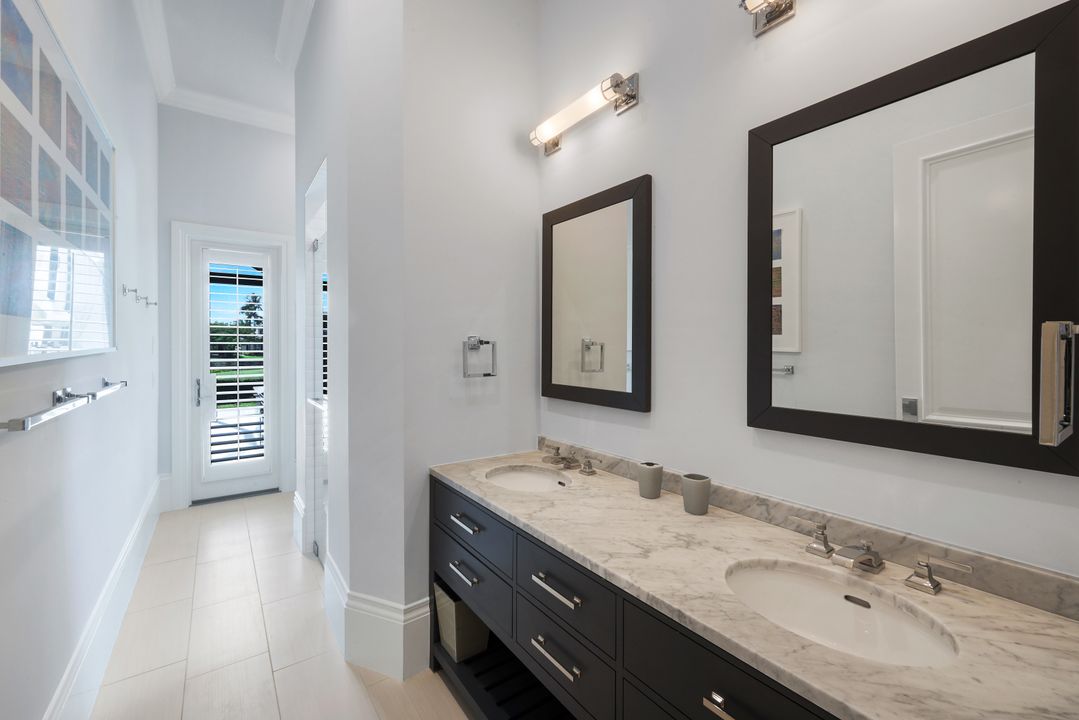 2048 Isla Vista Ln, Naples, FL 34105