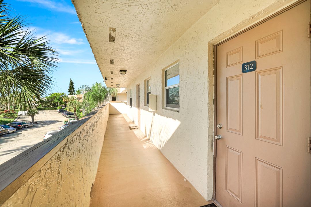 499 Forest Lakes Blvd #312, Naples, FL 34105