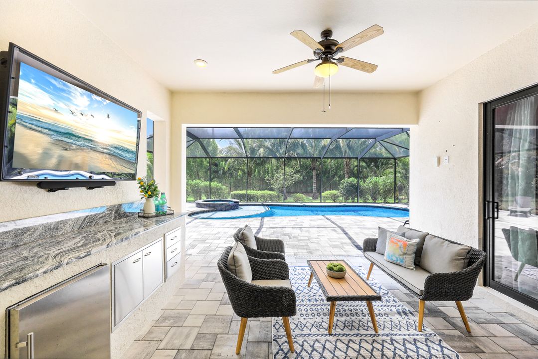 2130 Antigua Ln, Naples, FL 34120