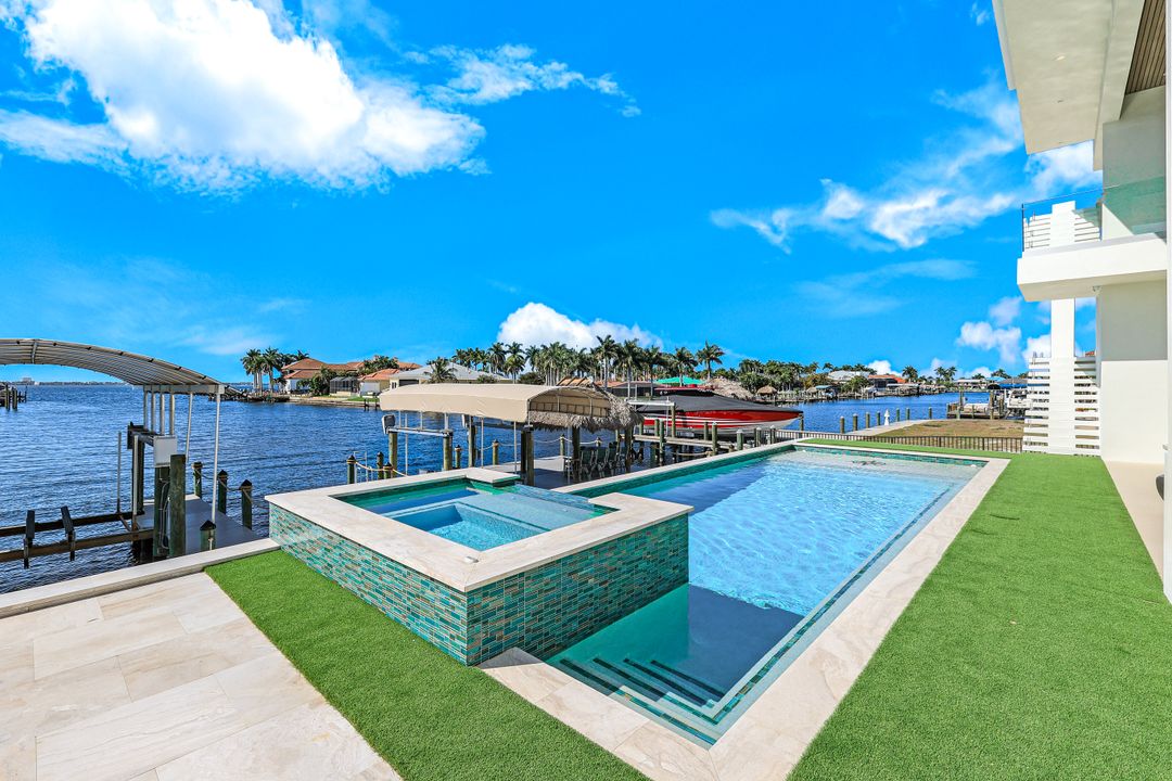 5384 Colonade Ct, Cape Coral, FL 33904