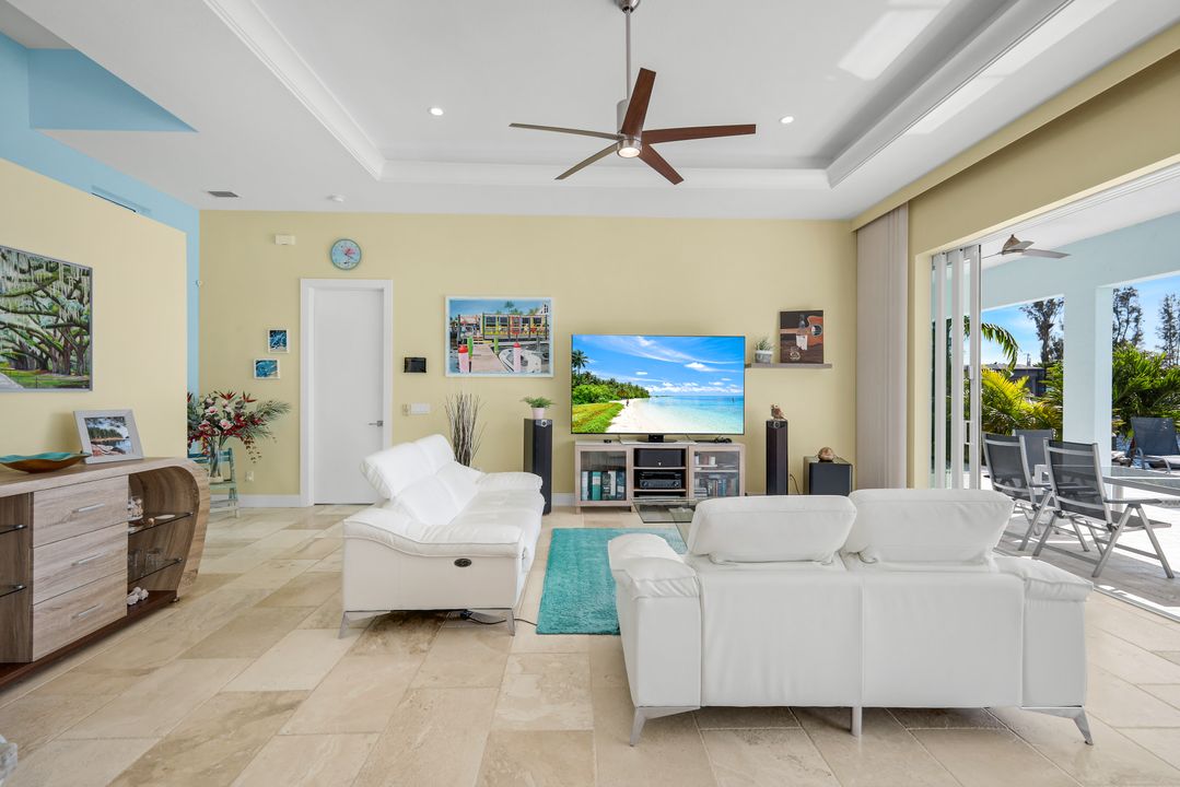 1000 NW 37th Pl, Cape Coral, FL 33993