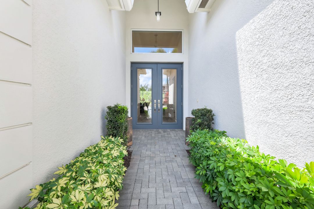 28616 Wharton Dr, Bonita Springs, FL 34135
