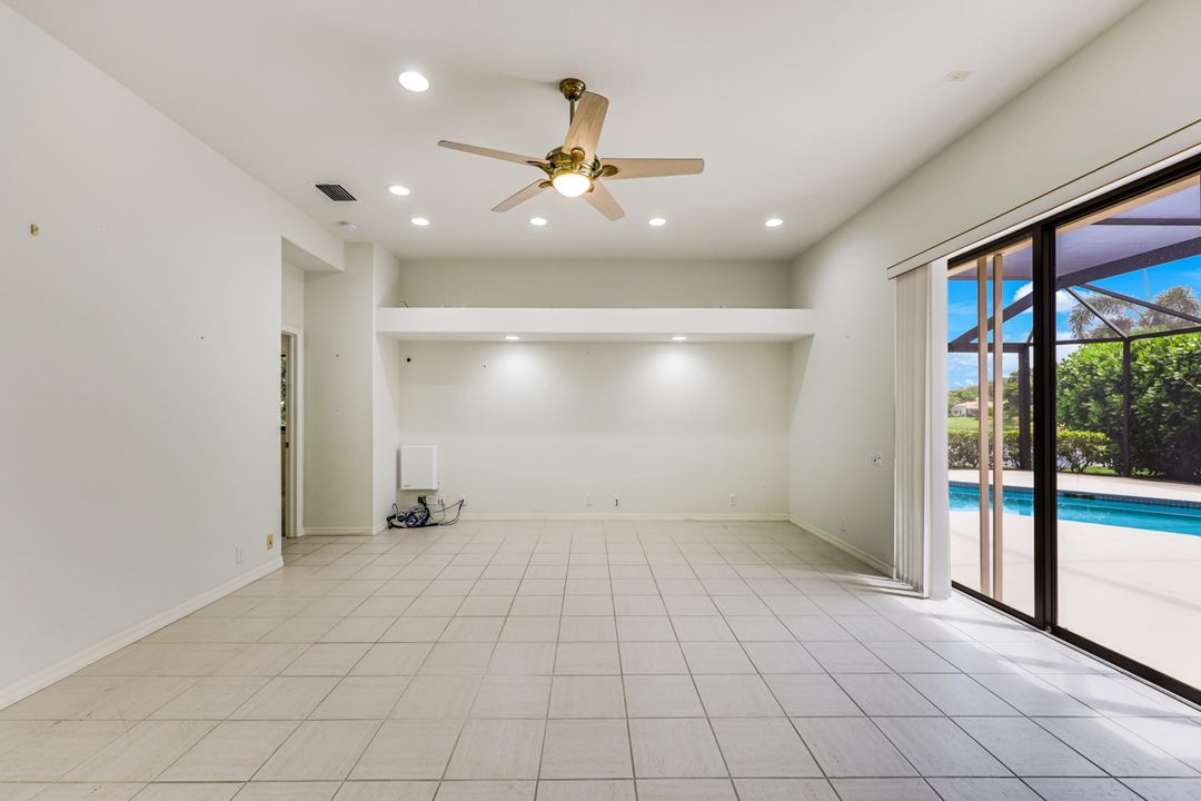 11726 Night Heron Dr, Naples, FL 34119