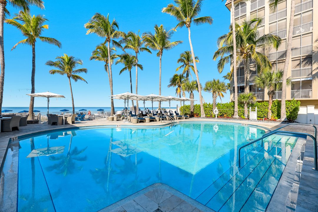 9467 Gulf Shore Dr, Naples, FL 34108