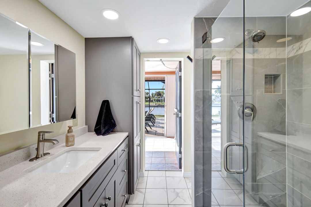 1940 SE 6th Ave, Cape Coral, FL 33990