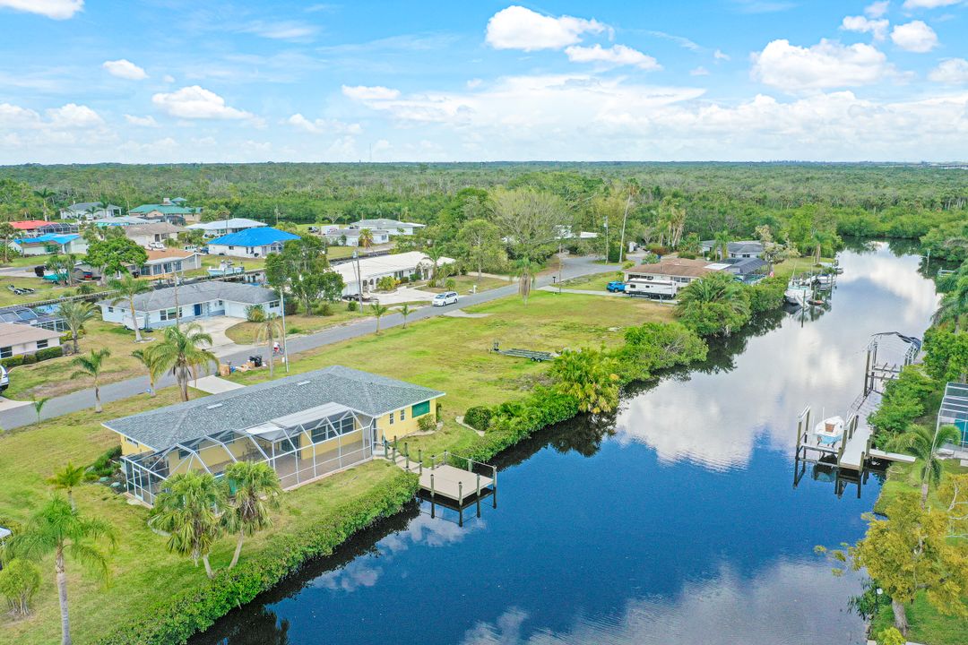 1720 Cascade Way, North Fort Myers, FL 33917