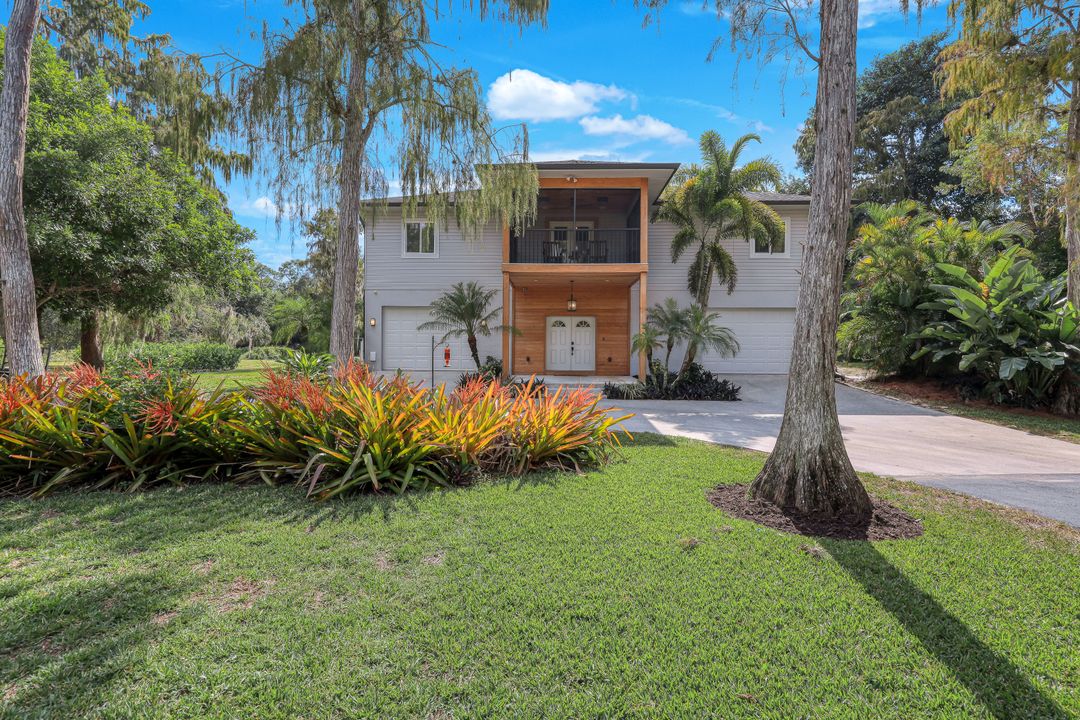 6036 Cedar Tree Ln, Naples, FL 34116