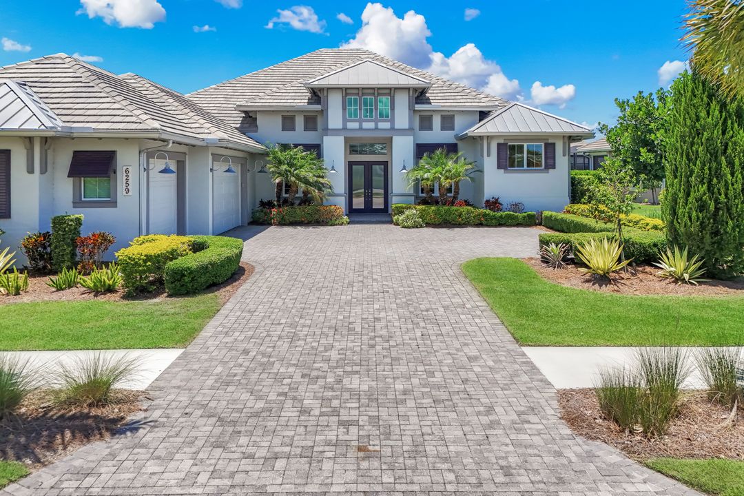 6259 Lightbourn Wy, Naples, FL 34113