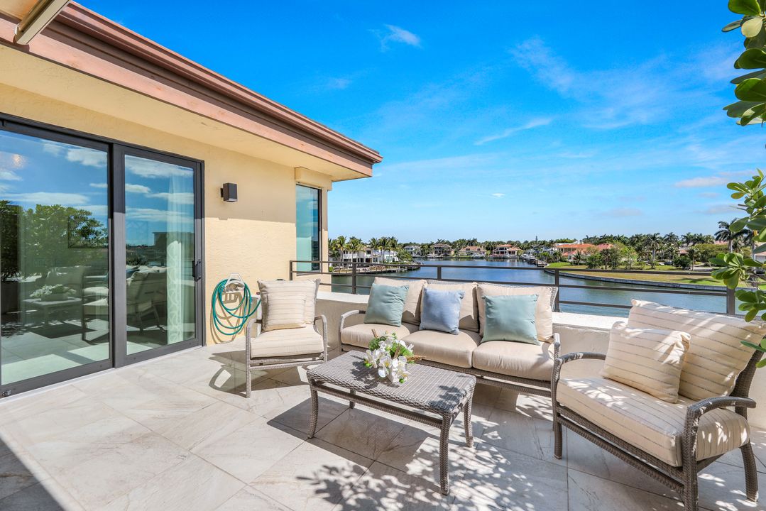 4400 Gulf Shore Blvd N #406, Naples, FL 34103