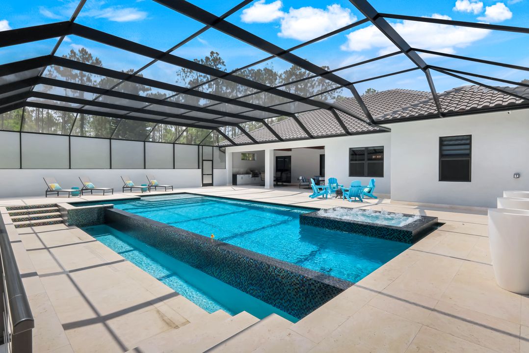 333 12th Ave NE, Naples, FL 34120