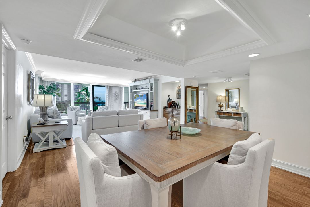 4551 Gulf Shore Blvd N #505, Naples, FL 34103