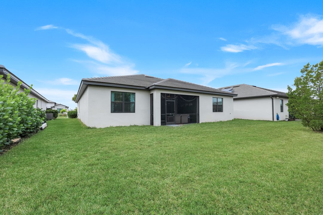 11212 Canopy Loop, Fort Myers, FL 33913
