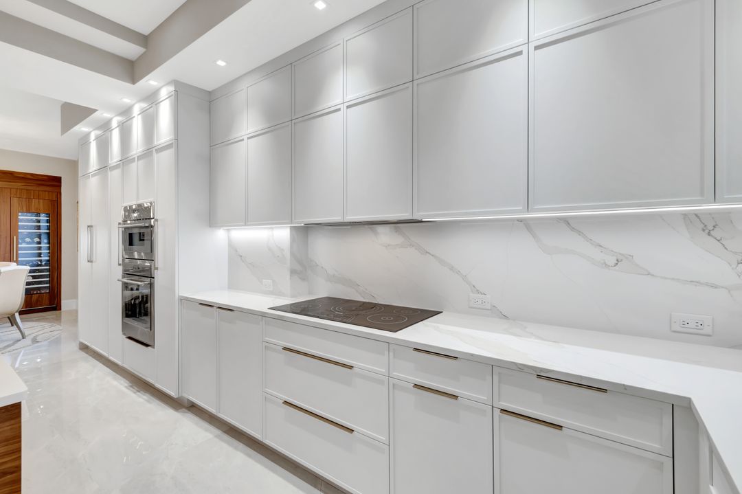 930 Cape Marco Dr #506, Marco Island, FL 34145