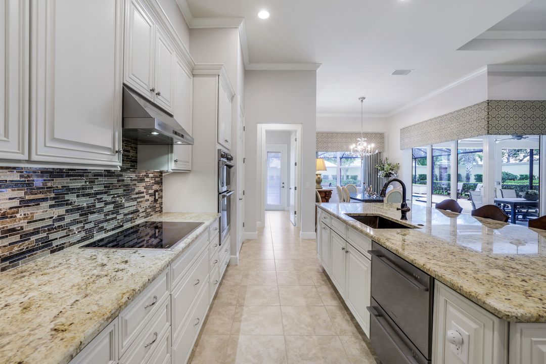 9266 Quarry Dr, Naples, FL 34120