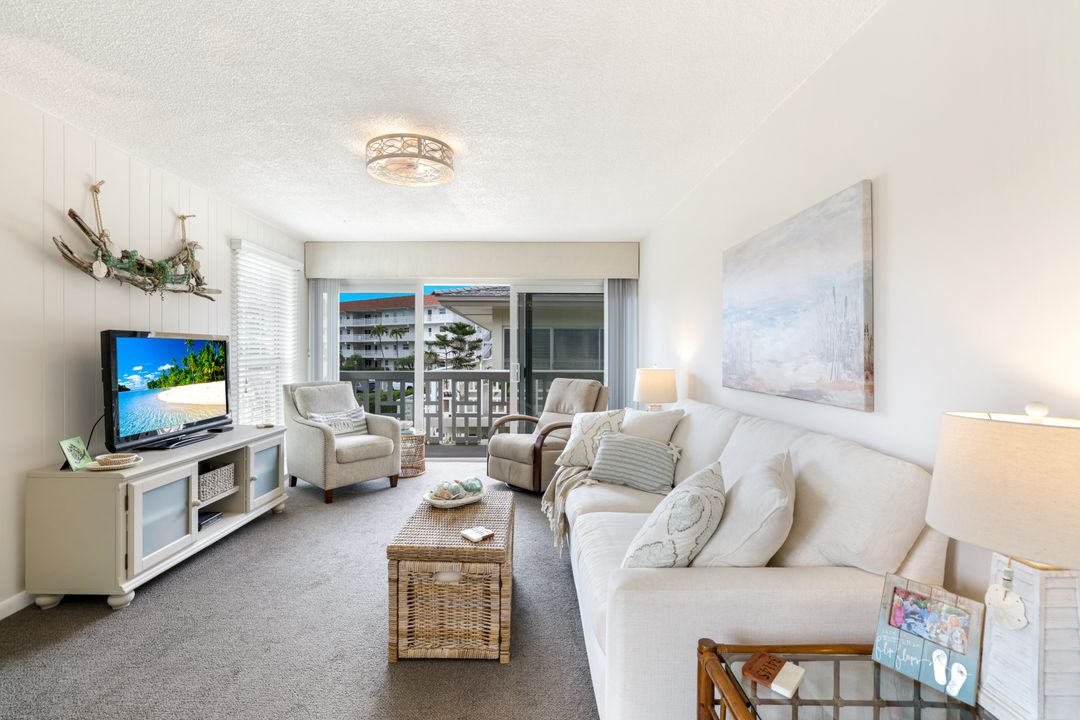 1215 Edington Pl, Marco Island, FL 34145