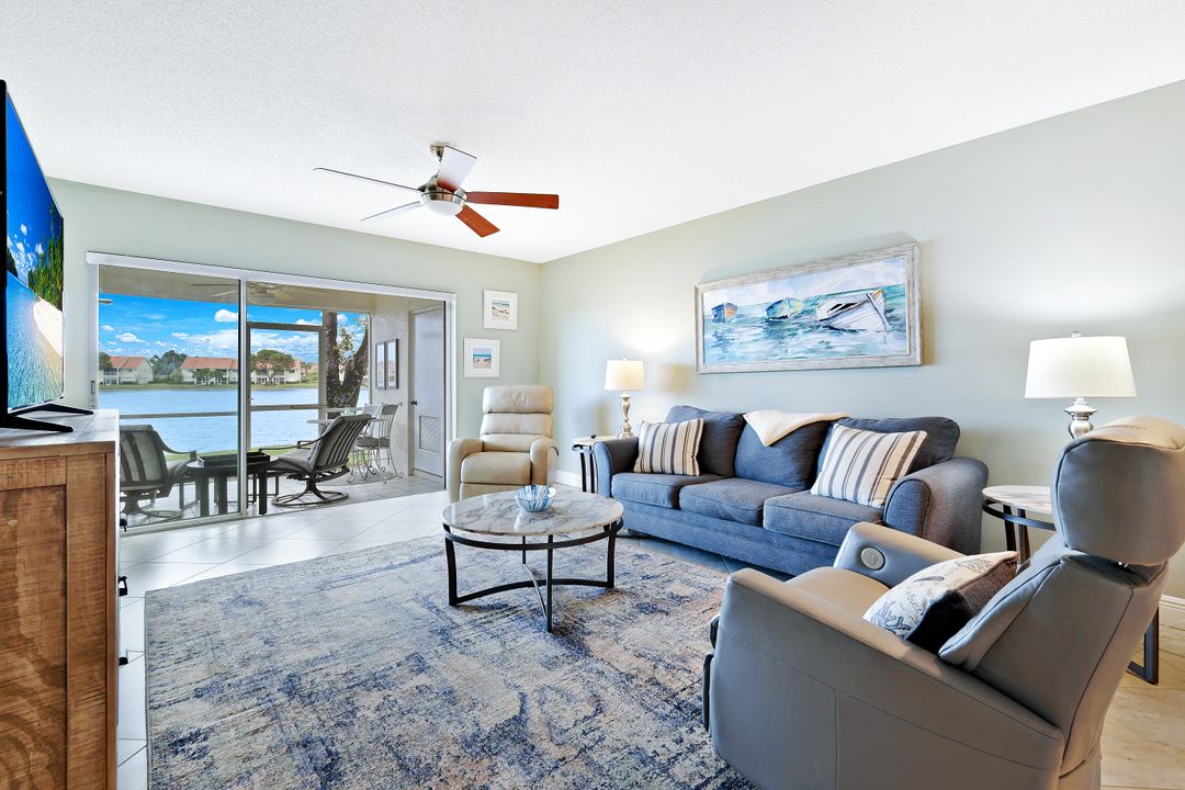 7818 Emerald Cir #103, Naples, FL 34109