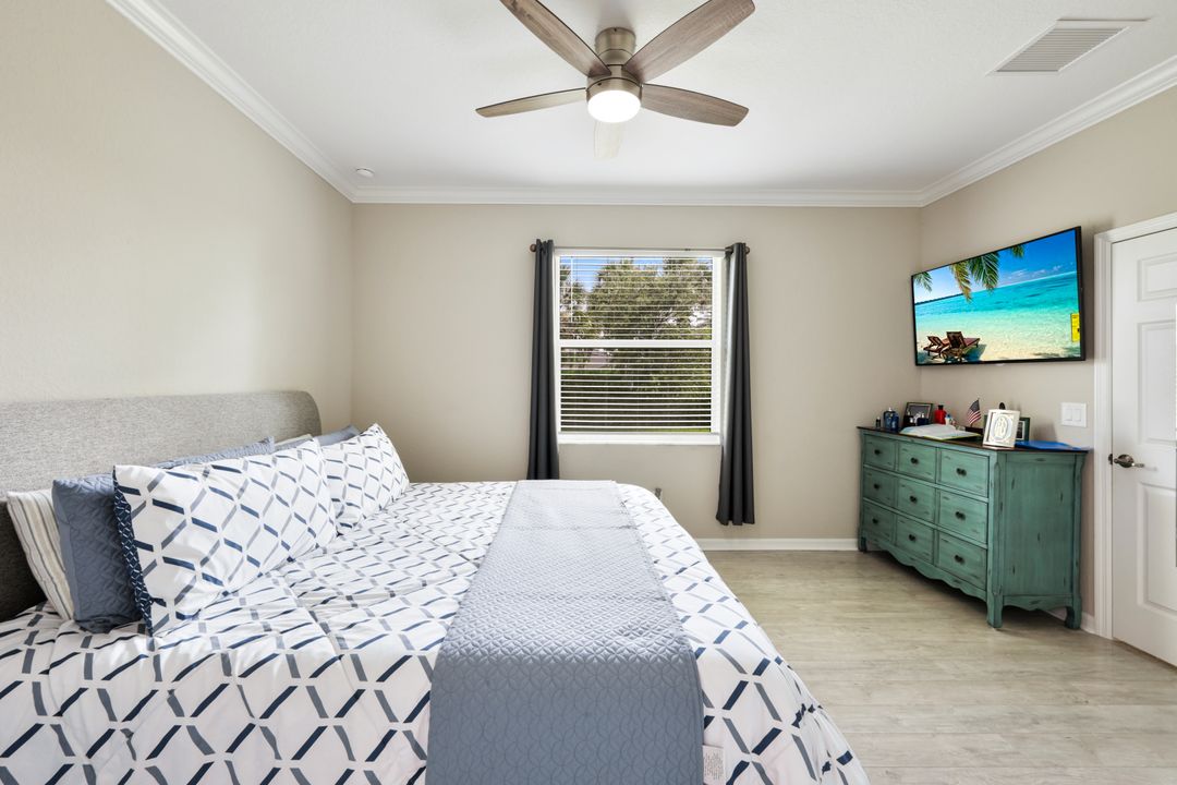 2028 Wellington St, Naples, FL 34120