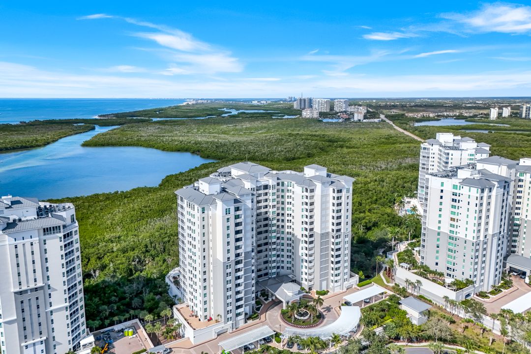 285 Grande Way #401, Naples, FL 34110