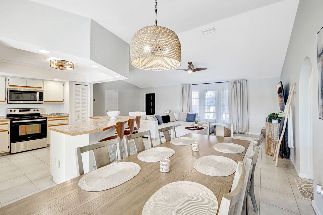 1940 SE 6th Ave, Cape Coral, FL 33990