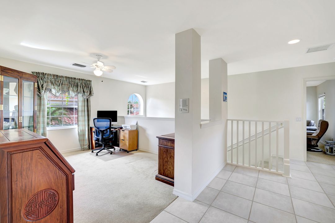 6200 Reserve Cir #404, Naples, FL 34119