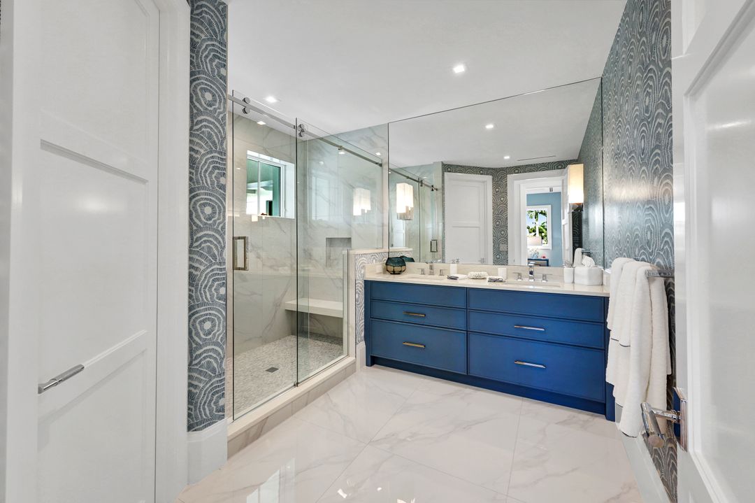 3637 Crayton Rd, Naples, FL 34103