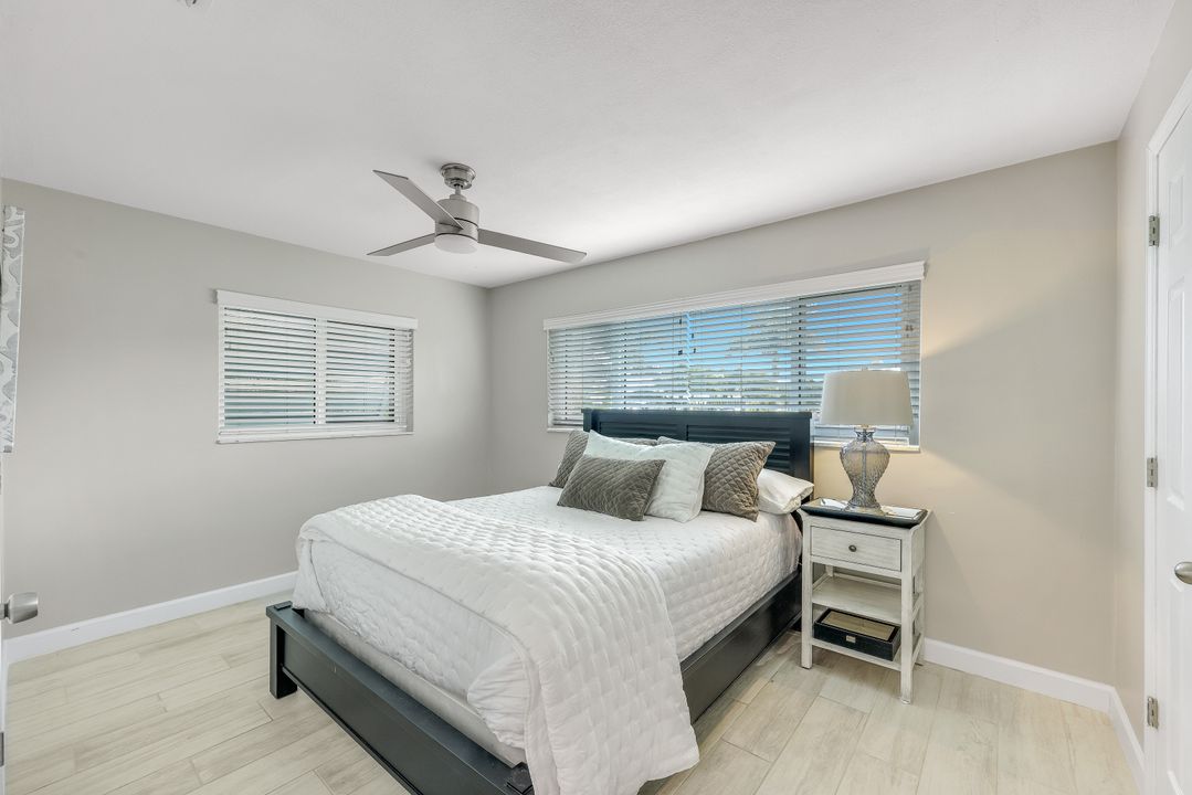 419 Pinecrest Ct, Cape Coral, FL 33904