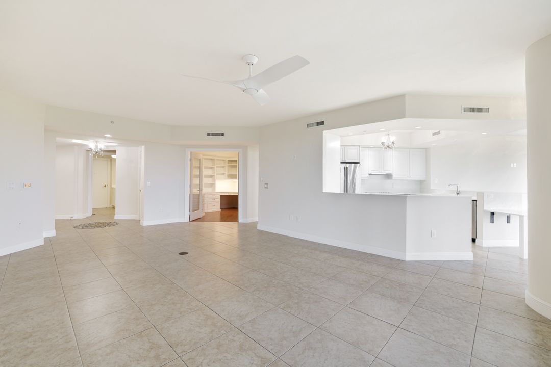 1060 Borghese Ln #1402, Naples, FL 34114