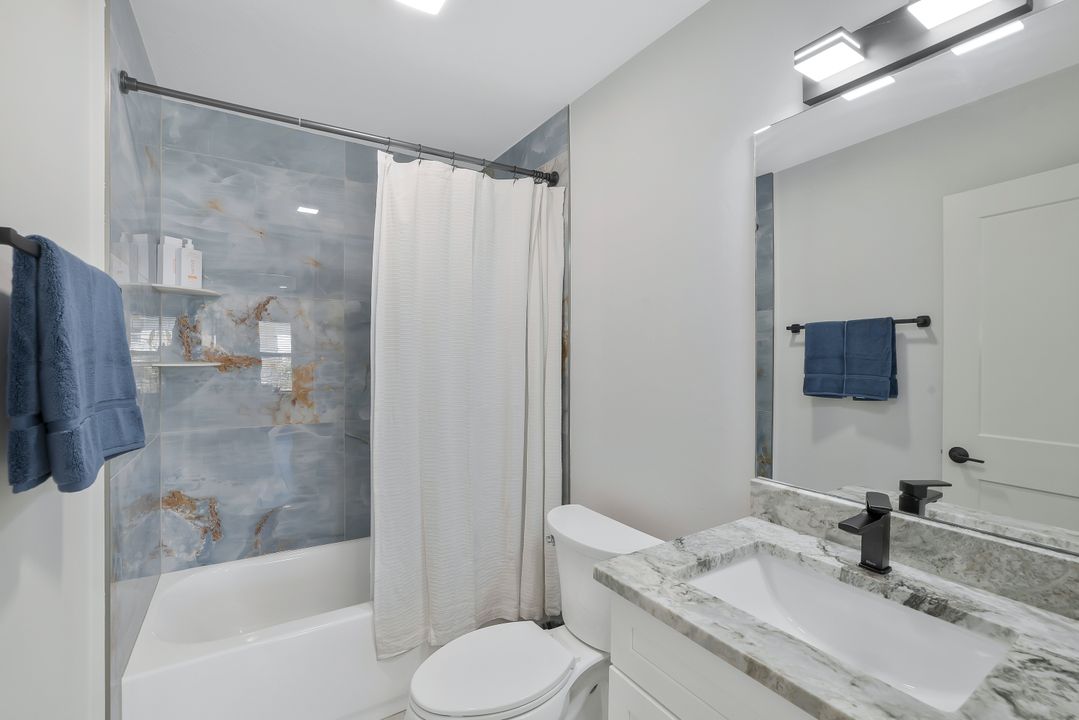 2710 Arbutus St, Naples, FL 34112