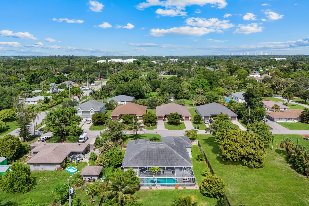 27741 Roslin Dr, Bonita Springs, FL 34135