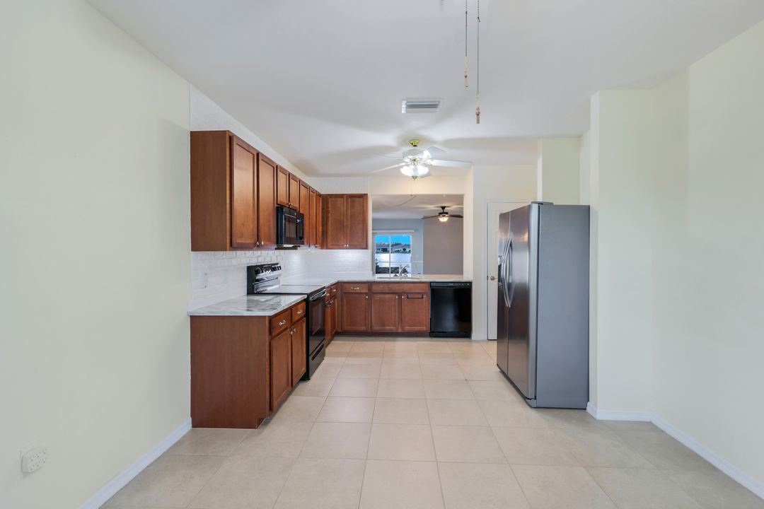 3440 Cancun Ct, Cape Coral, FL 33909