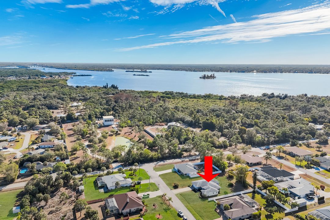 6740 Blake Pledger Ct, North Fort Myers, FL 33917