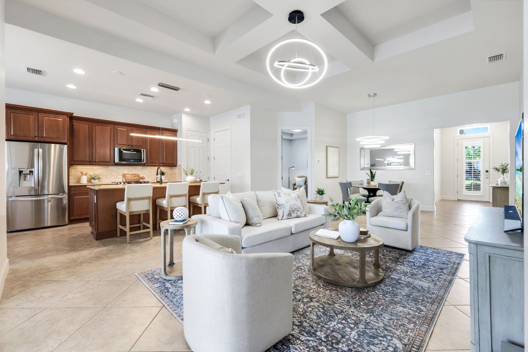 9103 Graphite Cir, Naples, FL 34120