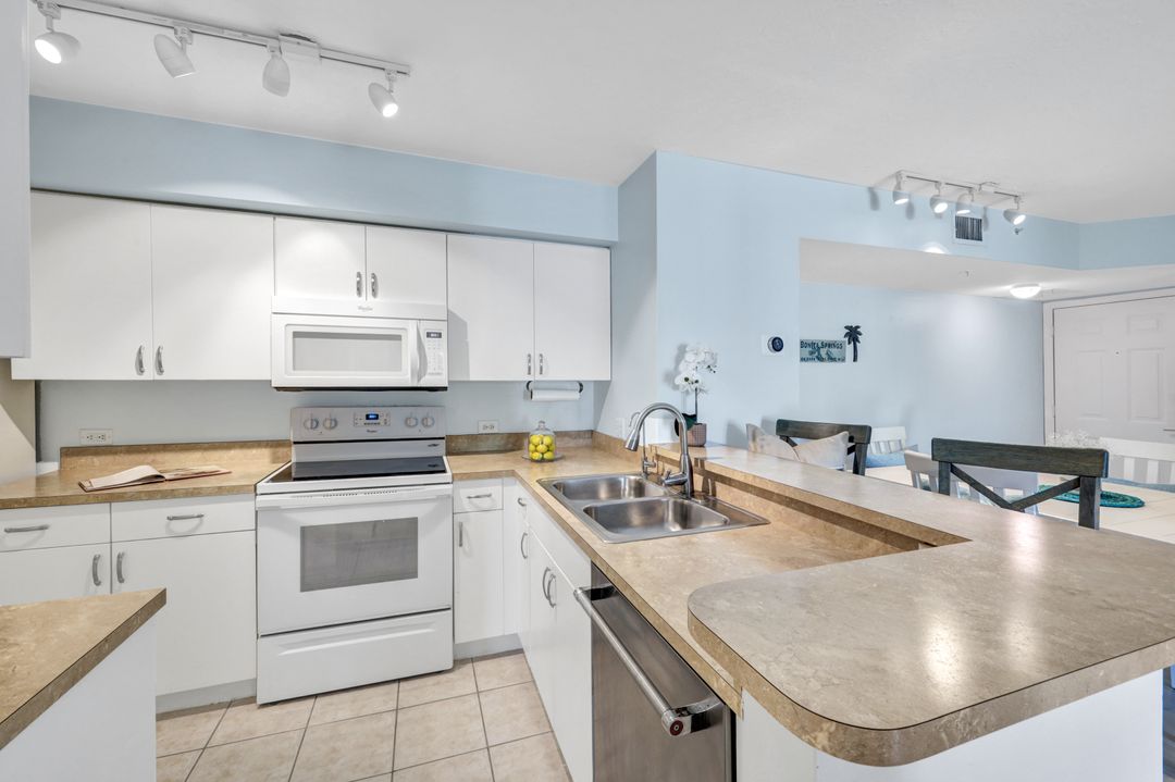 8930 Colonnades Ct E #626, Bonita Springs, FL 34135