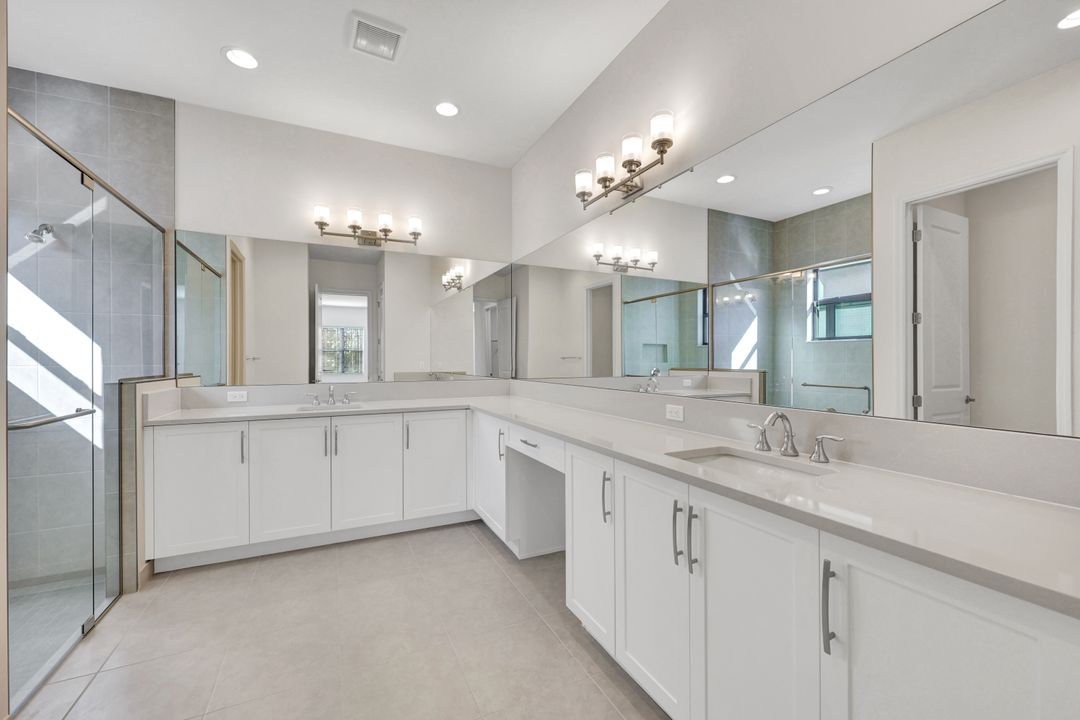 20738 Fair Oak Ln, Estero, FL 33928