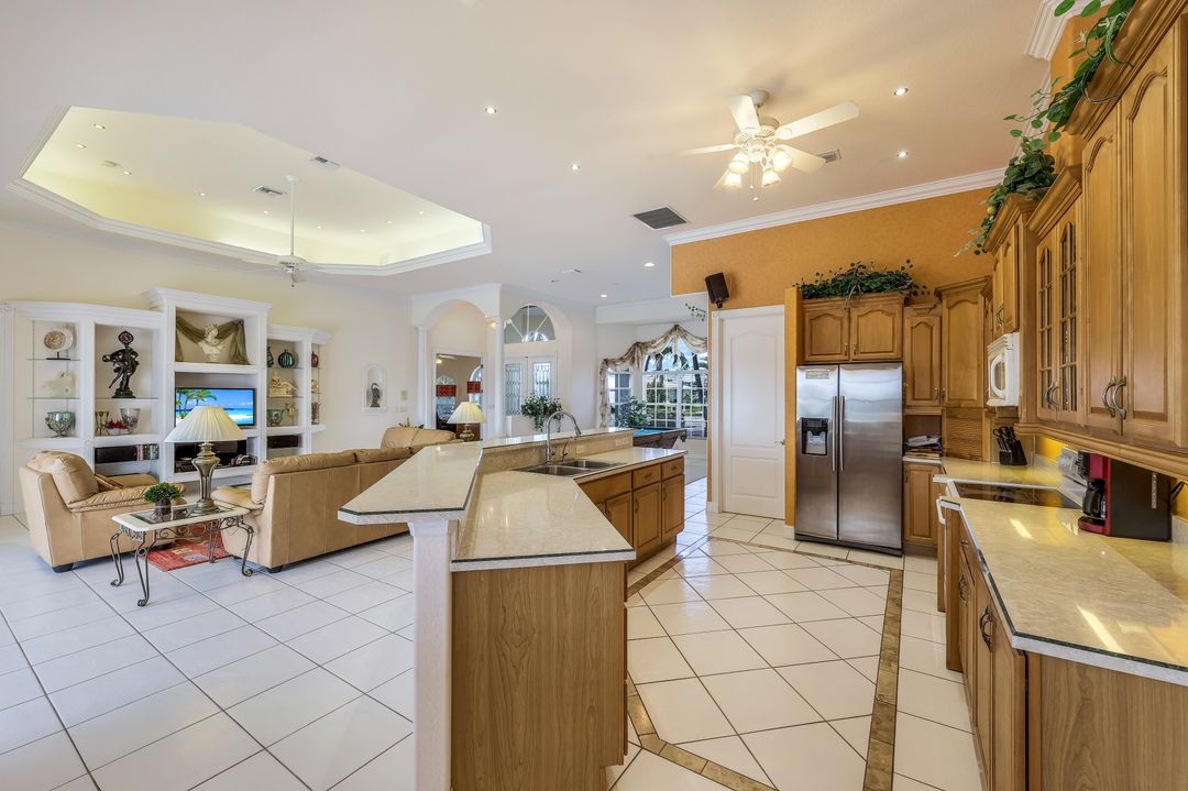 2008 Palaco Grande Pkwy, Cape Coral, FL 33904