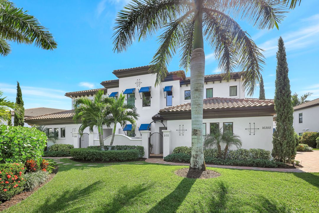 16350 Corsica Way #202, Naples, FL 34110
