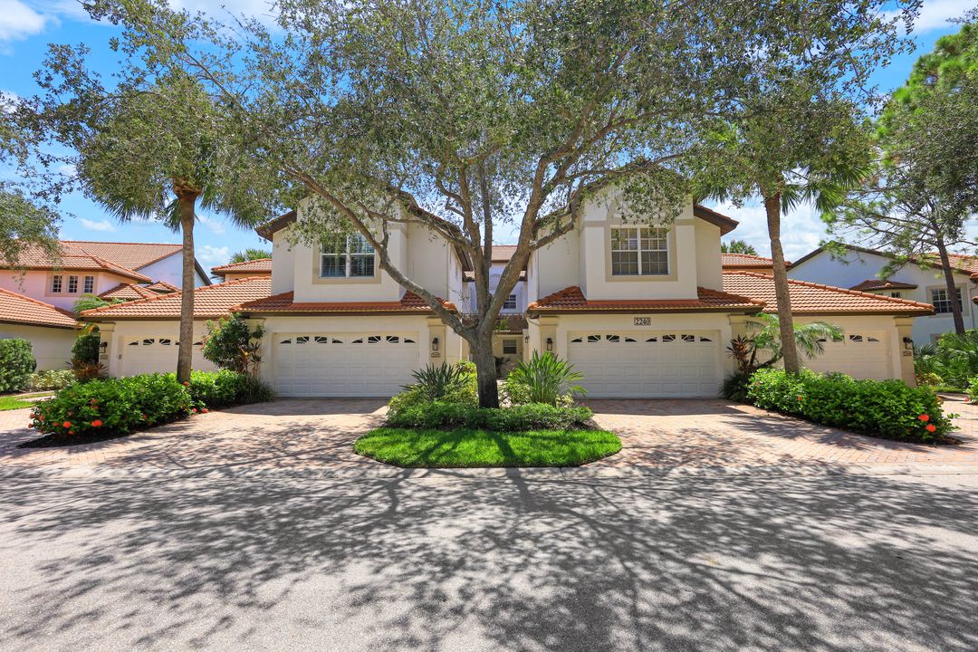 2240 Hawksridge Dr #2201, Naples, FL 34105