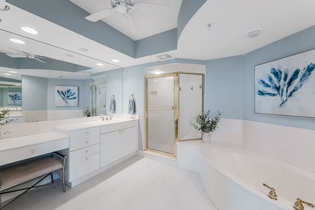 425 Cove Tower Dr  #1501, Naples, FL 34110