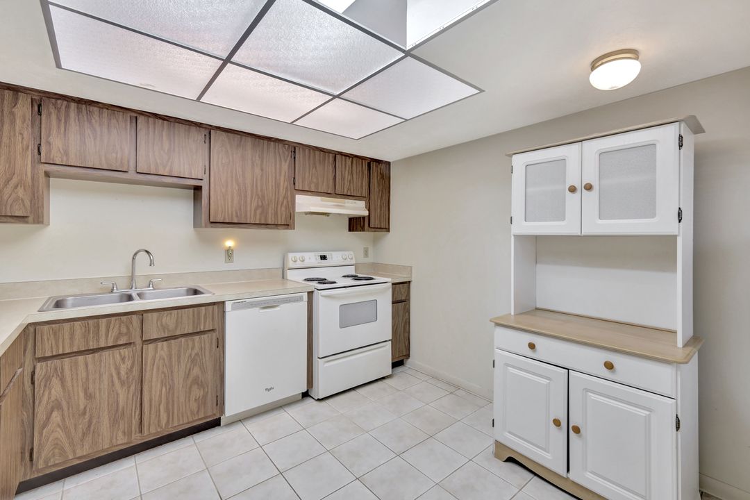 4508 Santa Barbara Blvd #103, Cape Coral, FL 33914