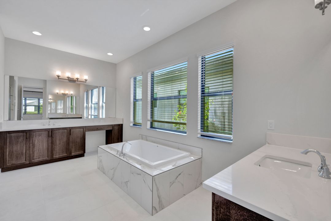 12704 Caballo Ct, Estero, FL 33928