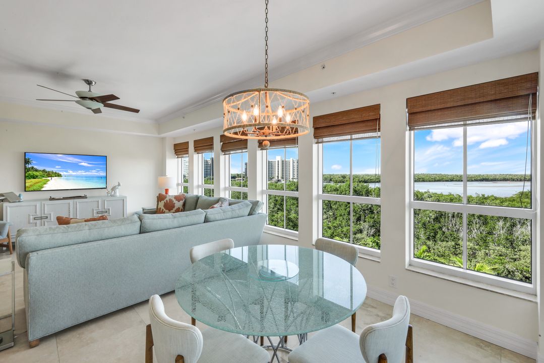 295 Grande Way #304, Naples, FL 34110