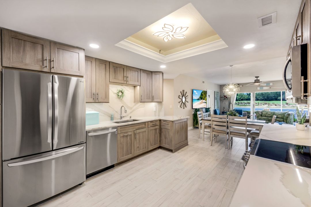 6260 Bellerive Ave #402, Naples, FL 34119
