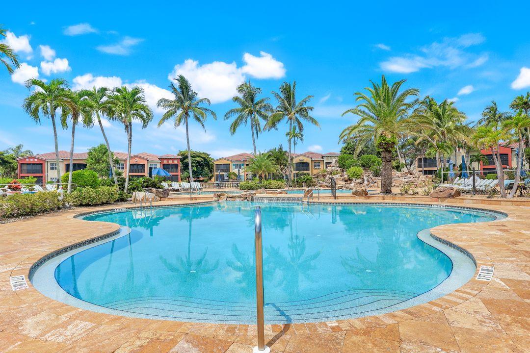 8721 Piazza Del Lago Cir #203, Estero, FL 33928
