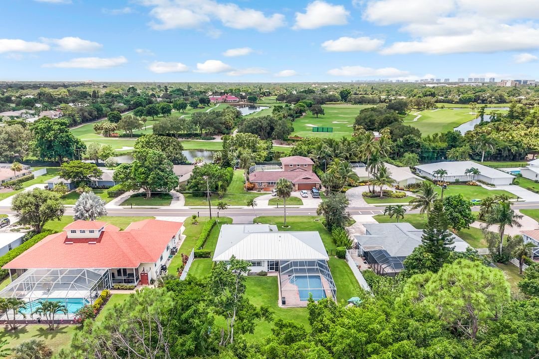539 Cypress Way E, Naples, FL 34110