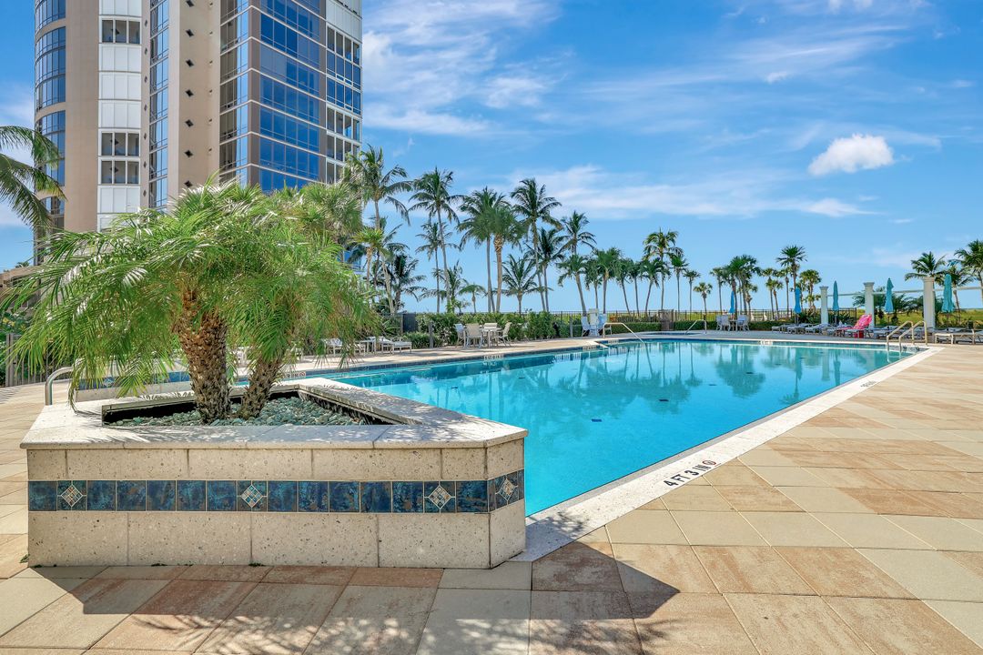 4401 Gulf Shore Blvd N #205, Naples, FL 34103